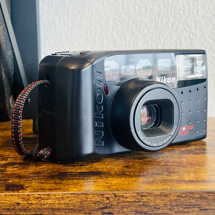 Nikon Zoom Touch 600