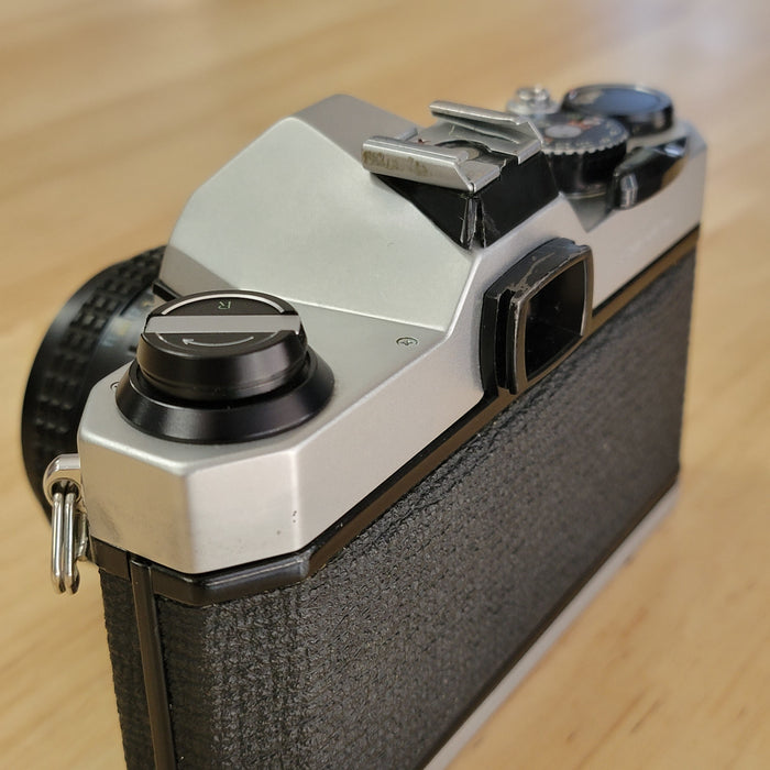 Pentax K-1000 SLR w/ SMC Pentax-M 50mm 1:2 lens (blemished)