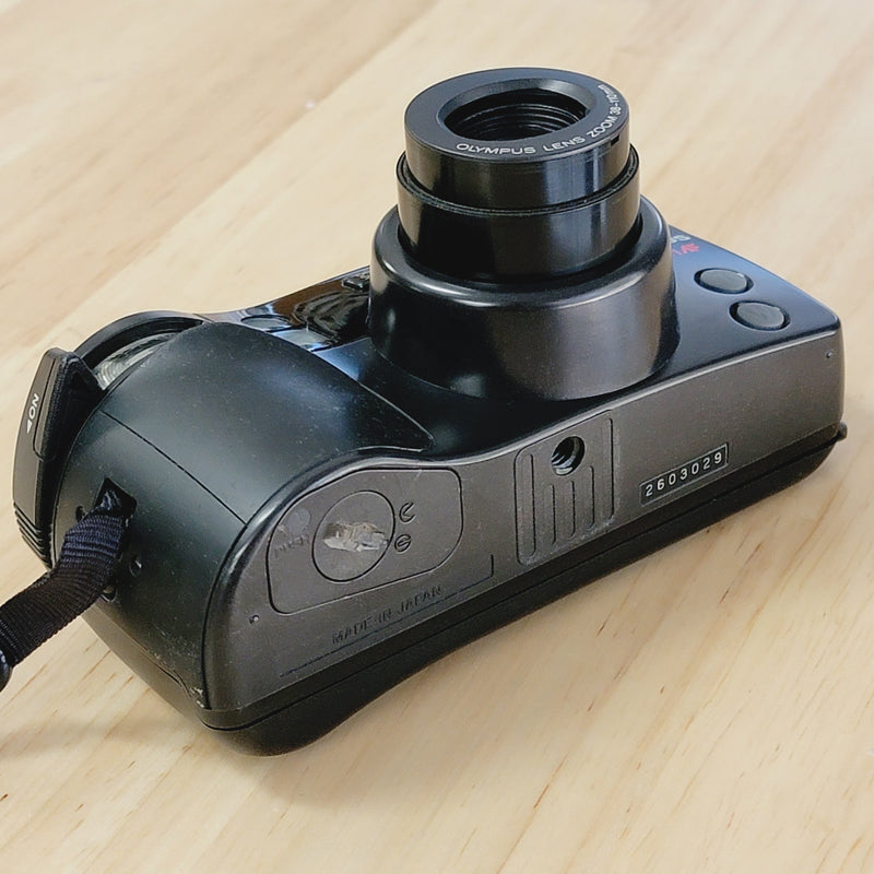 Olympus Infinity SuperZoom 3000 DLX with box & extras