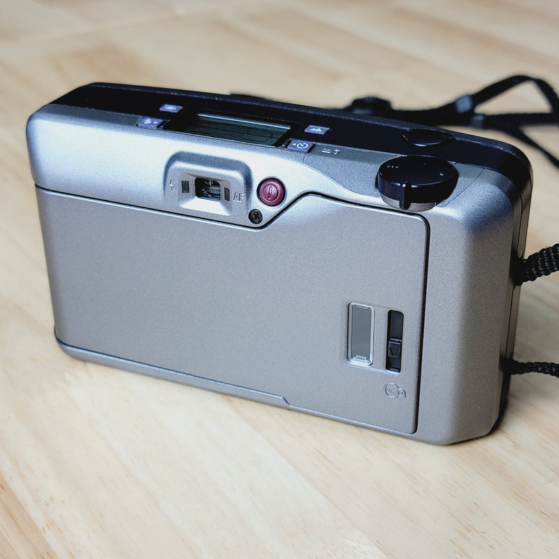 Pentax IQ Zoom 70XL Point and Shoot Camera