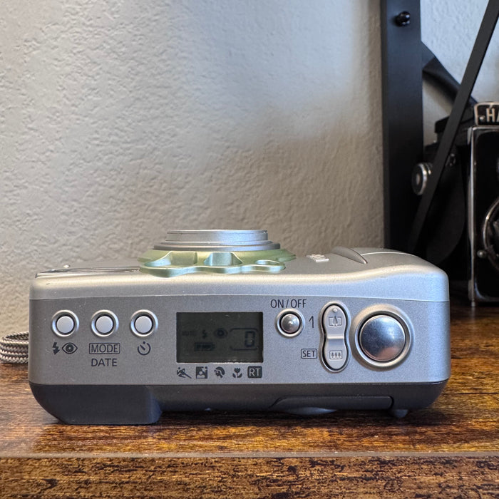 Canon Sure Shot 90u – 35 mm Film Point & Shoot Camera