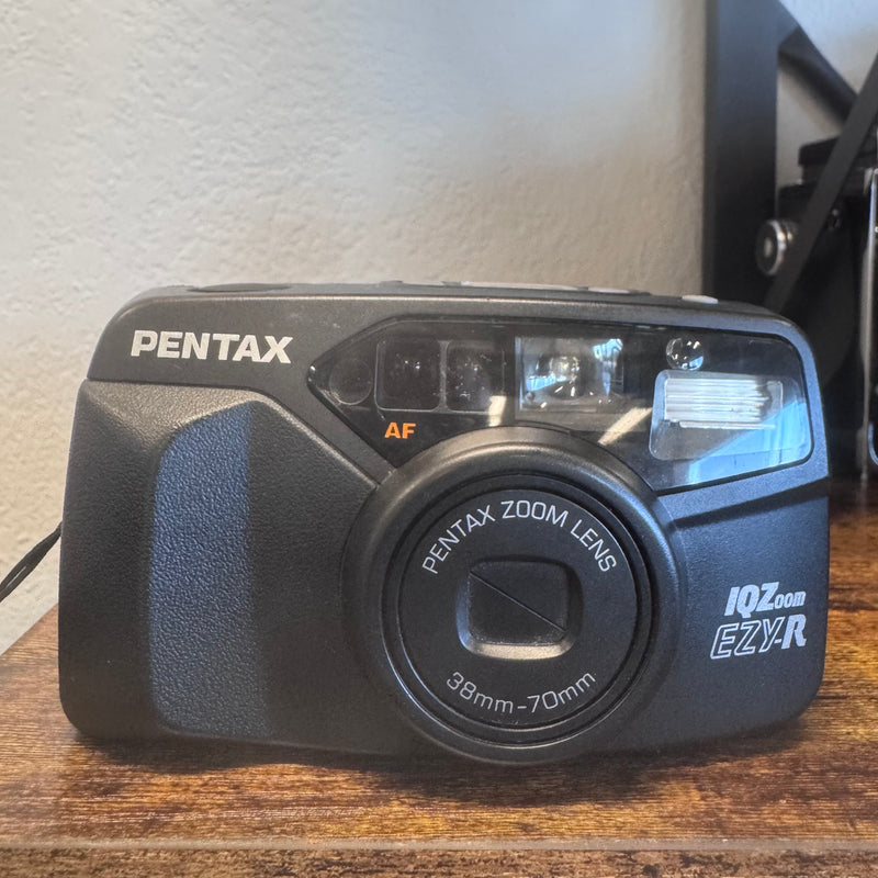 Pentax IQZoom EZY-R 35mm Point & Shoot Film Camera – 38-70mm Zoom Lens | Tested & Working