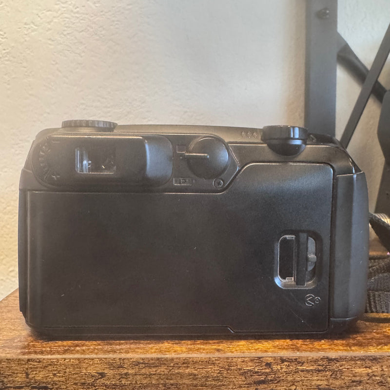 Pentax IQZoom 160 — 35 mm Point & Shoot Film Camera (38-160 mm Zoom, Multi-AF)