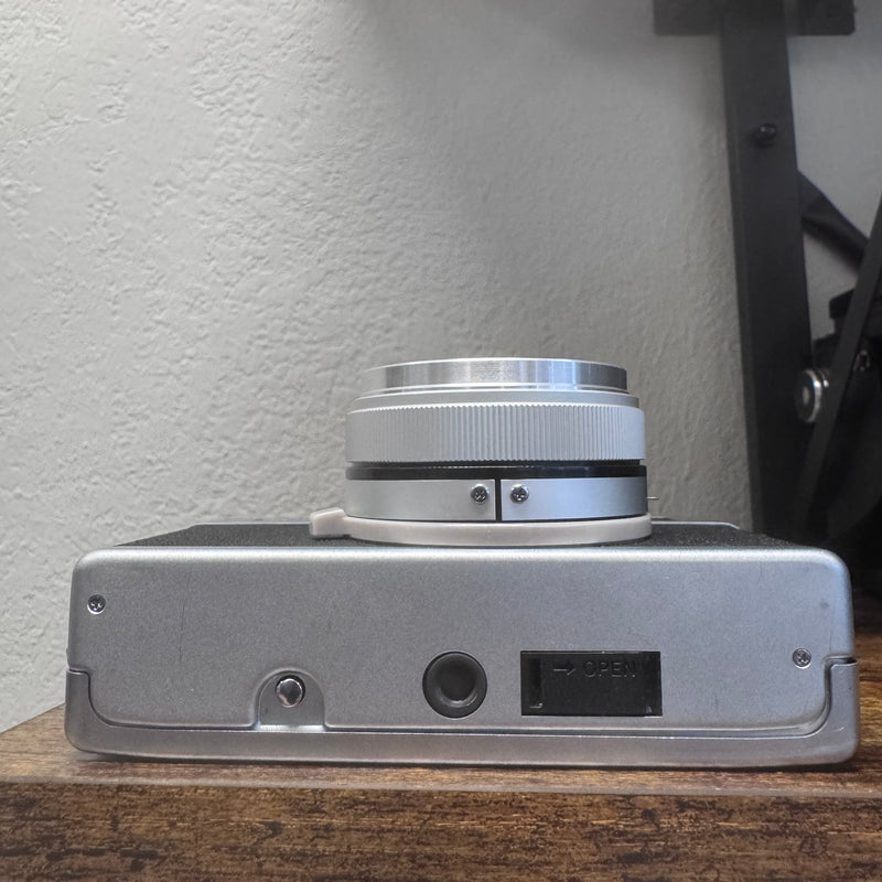 Canon Canonet 28 — 35 mm Rangefinder Film Camera (40 mm f/2.8 Lens, Program Auto Exposure)