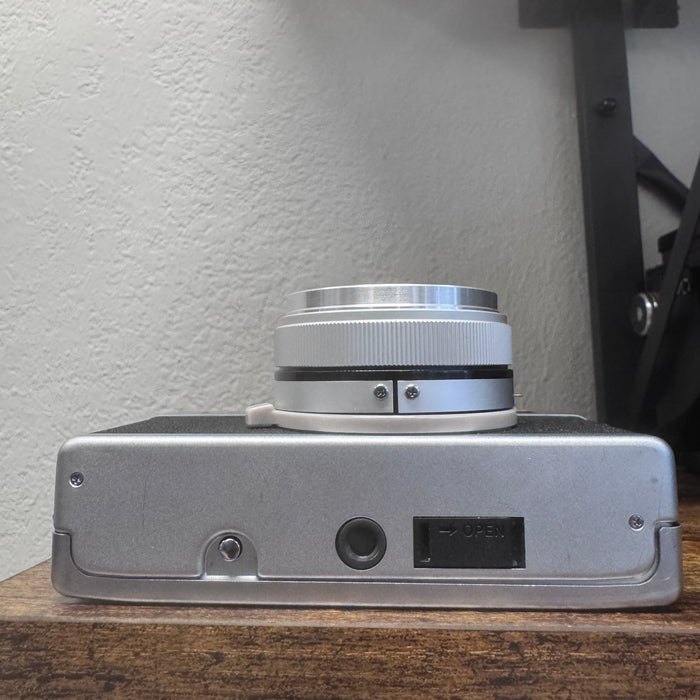 Canon Canonet 28 — 35 mm Rangefinder Film Camera (40 mm f/2.8 Lens, Program Auto Exposure)