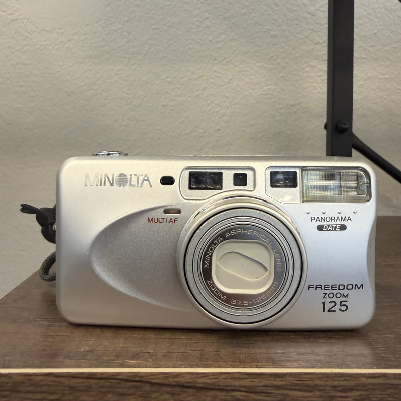 Minolta Freedom Zoom 125 Multi AF 35mm Film Point & Shoot Camera