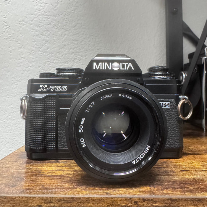 Minolta X-700 + 50mm 1:1.7