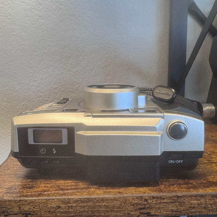 Olympus Superzoom 105 Point & Shoot 35mm Film Camera (38‑105 mm, Auto‑AF, Built‑in Flash)