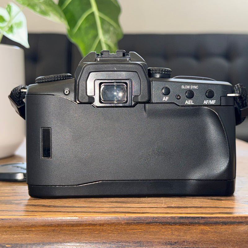 Minolta Maxxum 70 35mm Film Camera with Quantaray 28–90mm Macro Lens
