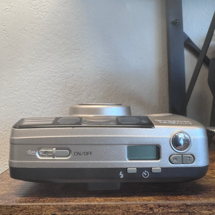 Minolta Riva Zoom 90 Date (35 mm point-&-shoot with 38-90 mm zoom)