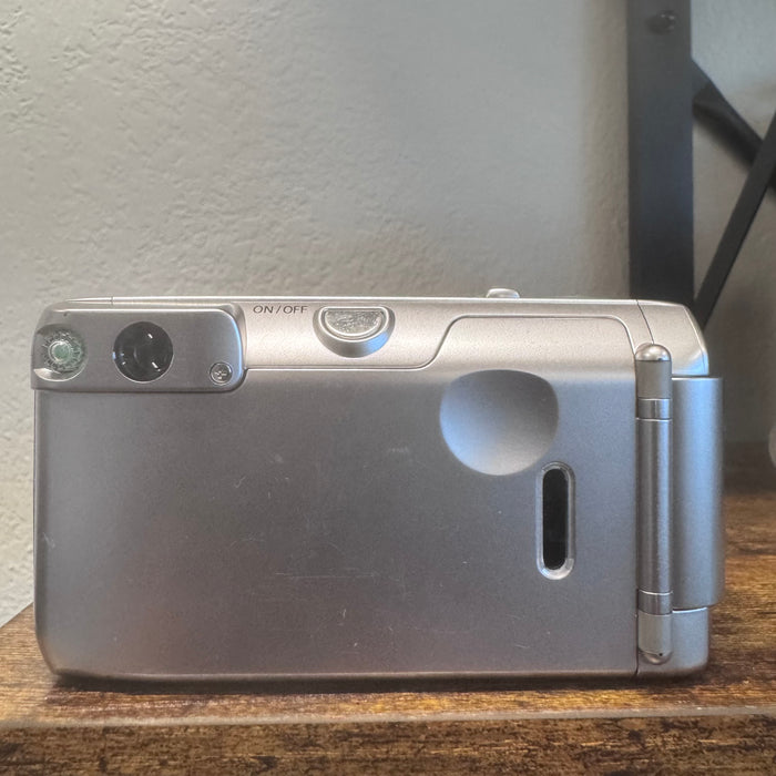 Canon Sure Shot 150u Date — 35mm Point & Shoot Film Camera (38-150 mm Zoom, Auto AF)