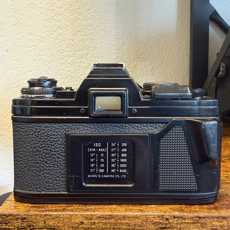 Minolta X-700 + MD 50mm 1.7 + MD Rokkor-X 50mm 1.7