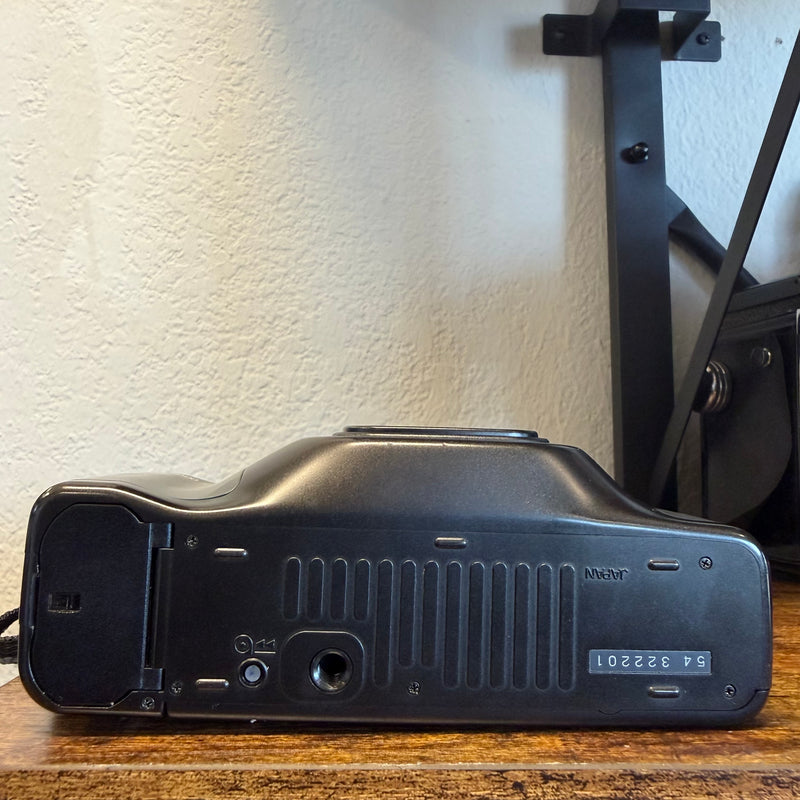 Ricoh Shotmaster Zoom – 35mm Point & Shoot Film Camera (38–76mm Zoom Lens)