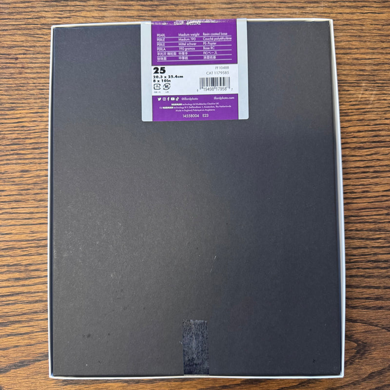 Ilford MULTIGRADE RC DELUXE — Pearl 8 × 10 B/W Variable-Contrast Photographic Paper