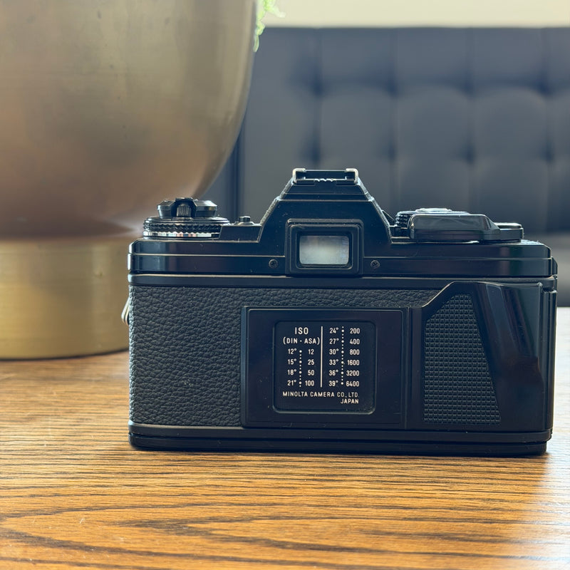 Minolta X-700 + MC Vivitar 28-85MM 1:3.5-4.5