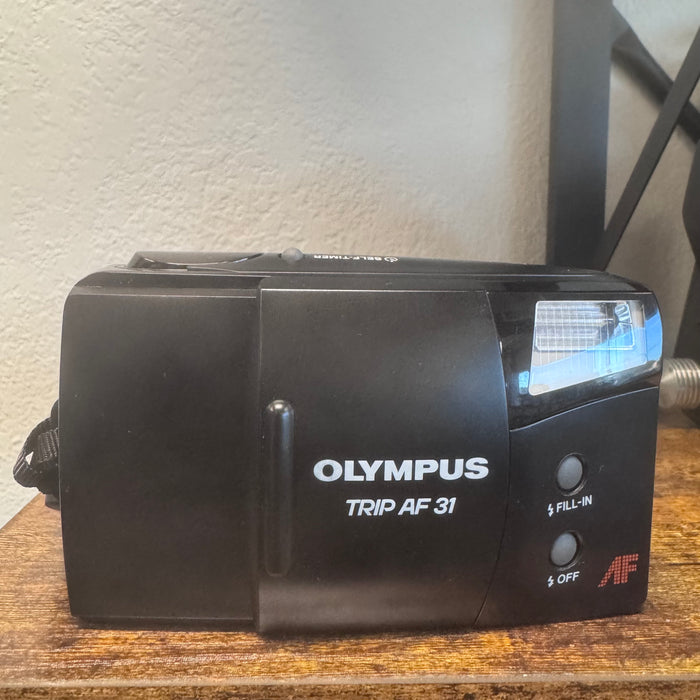 Olympus Trip AF-31 — 35mm Point & Shoot Film Camera (34mm f/5.6, Auto-AF, Built-in Flash)