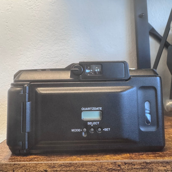 Olympus Superzoom 90 — 35 mm Point & Shoot Film Camera (38‑90 mm Zoom, Auto‑AF, Built‑in Flash)