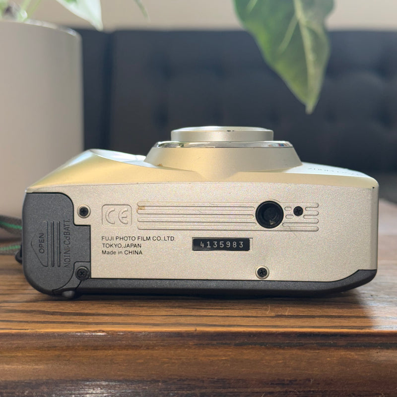 Fujifilm Zoom Date 60 35mm Film Camera