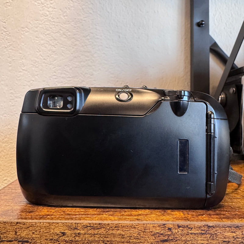 Minolta Supreme Freedom Zoom – 35mm Point & Shoot Film Camera