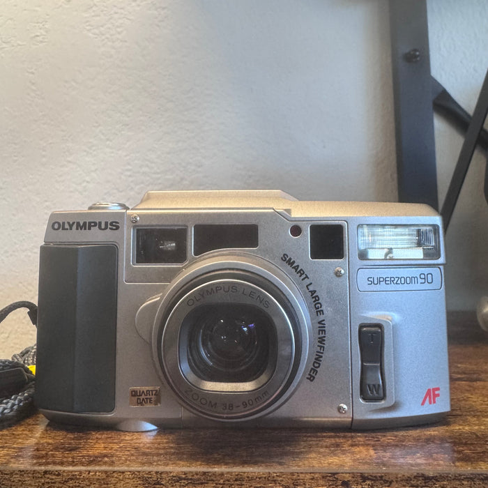 Olympus Superzoom 90 — 35 mm Point & Shoot Film Camera (38‑90 mm Zoom, Auto‑AF, Built‑in Flash)
