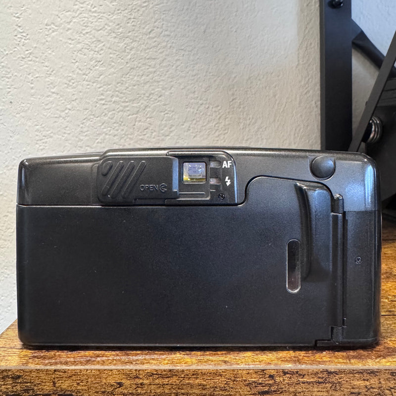 Ricoh Shotmaster Zoom – 35mm Point & Shoot Film Camera (38–76mm Zoom Lens)