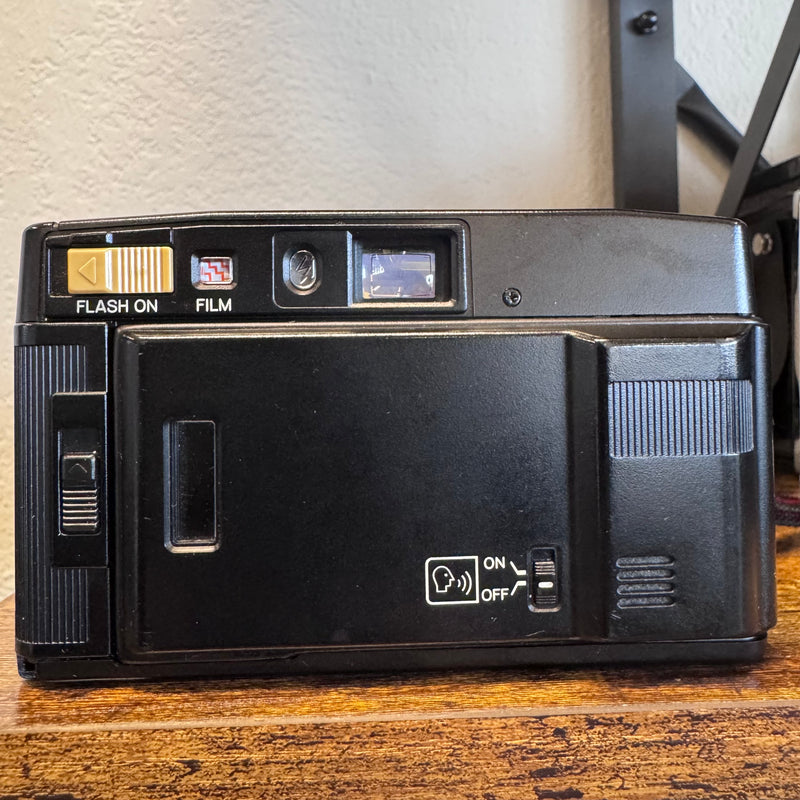 Minolta Auto Focus V (AF-Sv) – 35mm Point & Shoot Film Camera