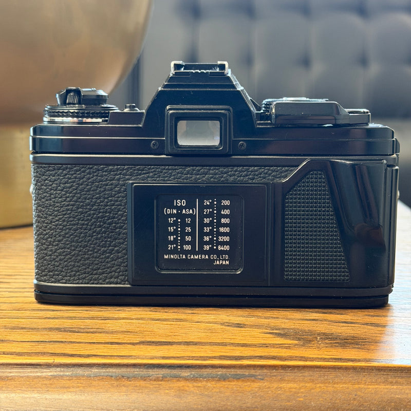 Minolta X-700 + MD ROKKOR-X 50mm 1:1.4