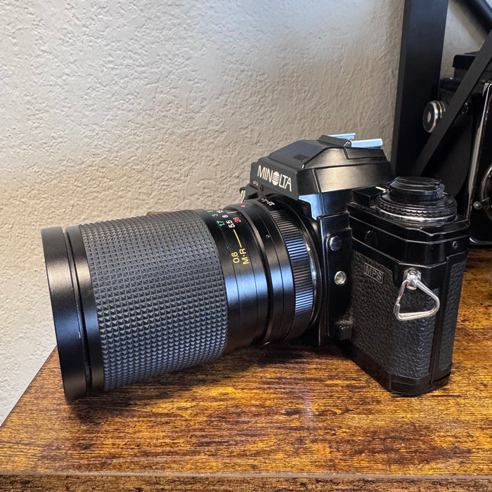 Minolta X-700 + Vivitar 28-85mm 1:35-4.5 Macro Focusing Zoom