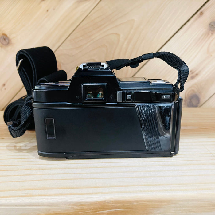 Minolta Maxxum 7000 w/ 70-210 Lens