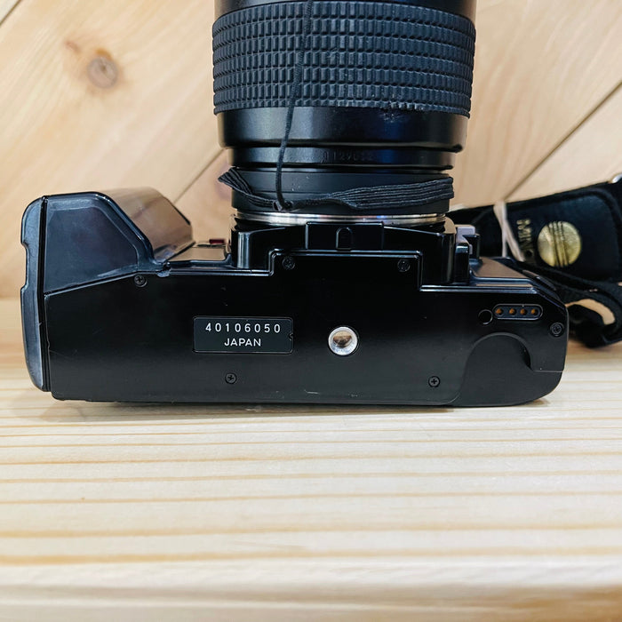Minolta Maxxum 7000 w/ 70-210 Lens