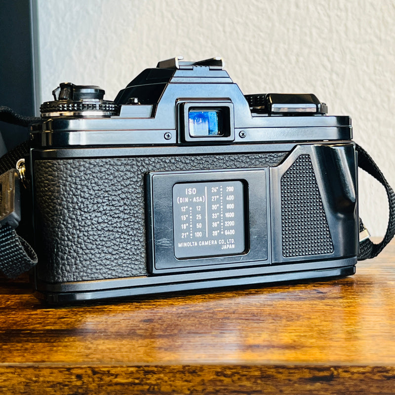 Minolta X-700 + Rokinon Automatic 28mm 2.8
