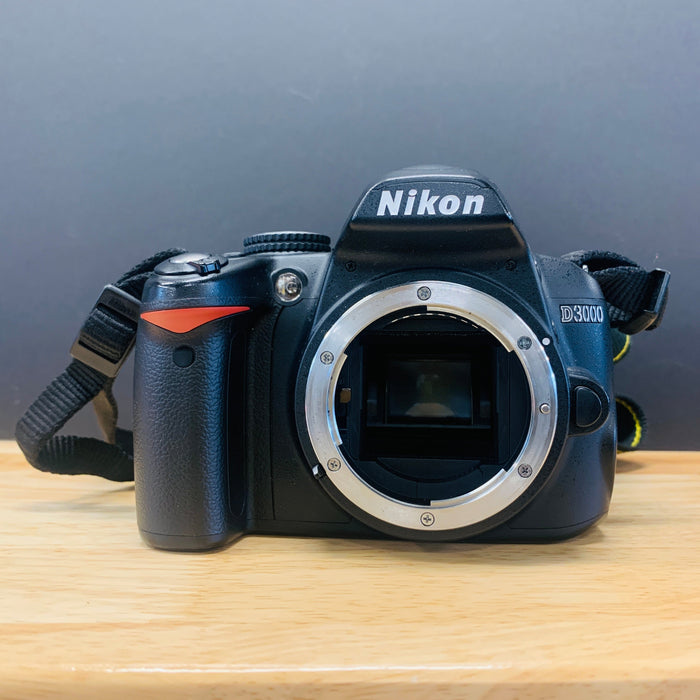 Nikon D3000 DSLR Camera [Body only]