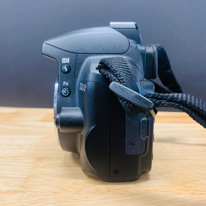 Nikon D3000 DSLR Camera [Body only]
