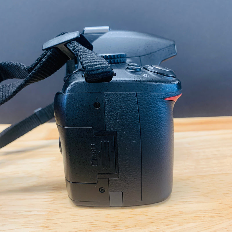 Nikon D3000 DSLR Camera [Body only]