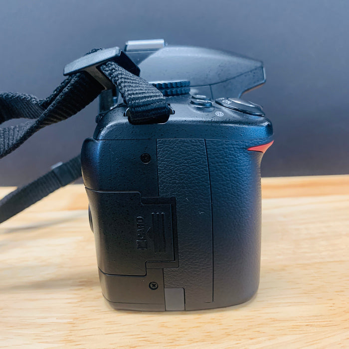 Nikon D3000 DSLR Camera [Body only]