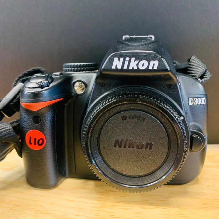 Nikon D3000 DSLR Camera [Body only]