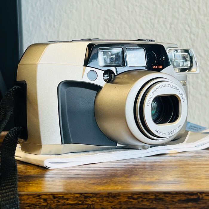 Pentax IQZoom 200