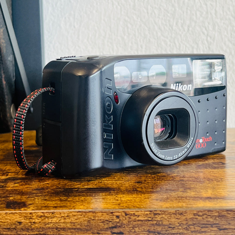 Nikon Zoom Touch 600