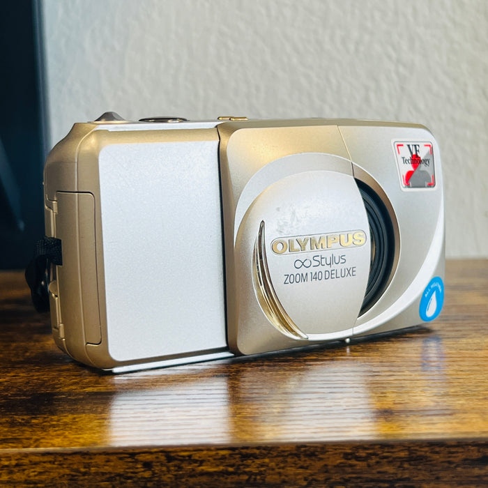 Olympus Infinity Stylus Zoom 140 Deluxe