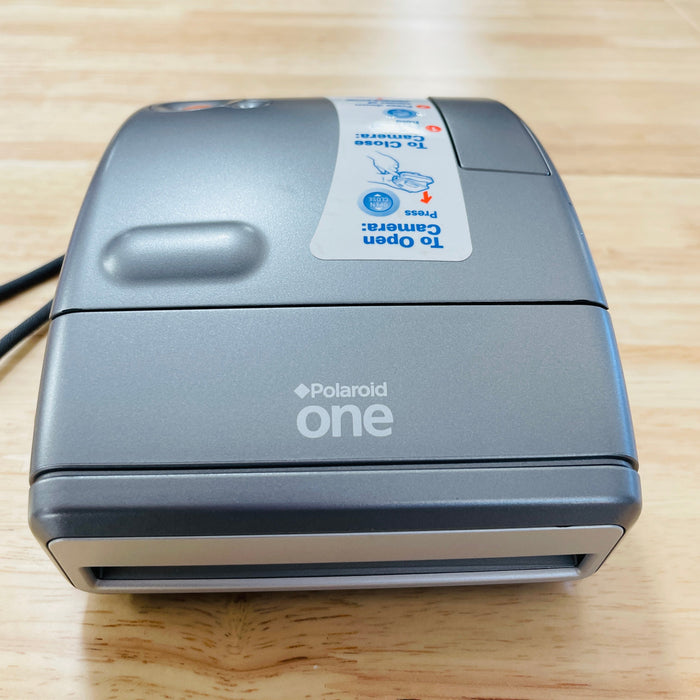 Polaroid One 600 Instant film camera with built in flash