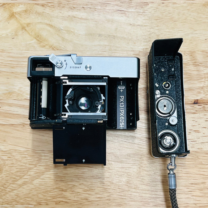 (Refurbished) Rollei 35 with Carl Zeiss Tessar 40mm 3.5