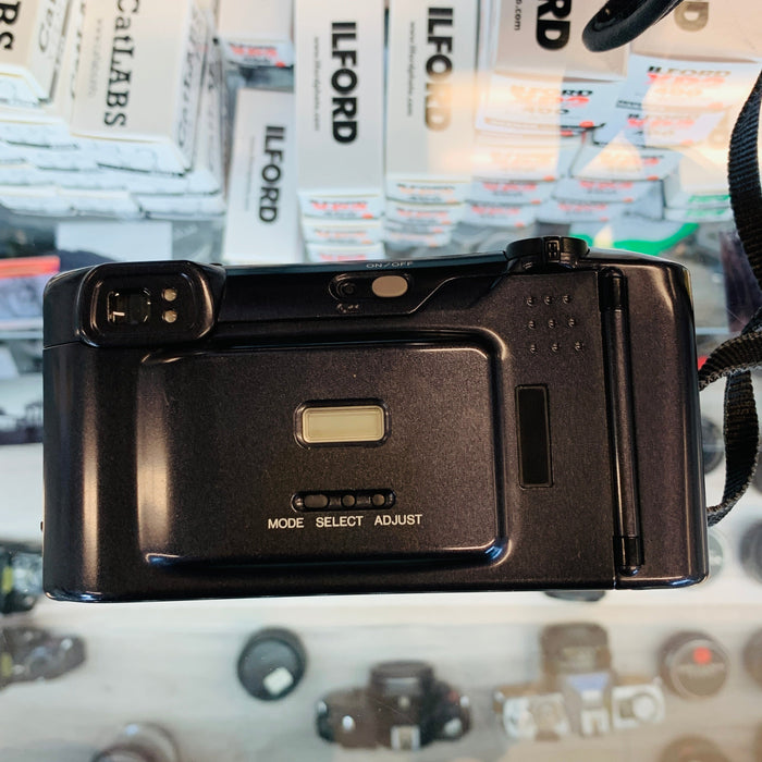 Minolta Freedom Zoom 105 EX Date Point and Shoot Camera with Case