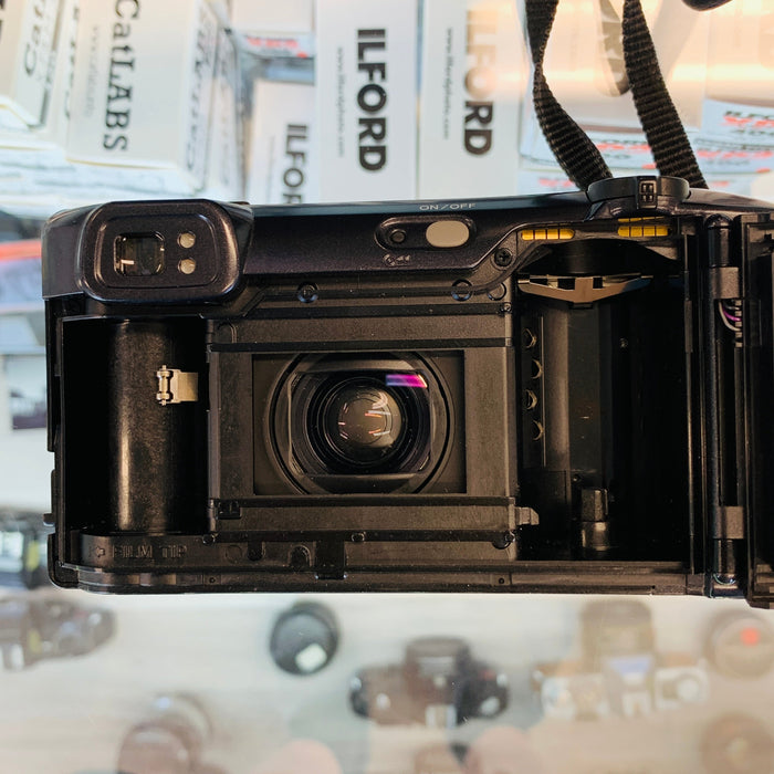 Minolta Freedom Zoom 105 EX Date Point and Shoot Camera with Case