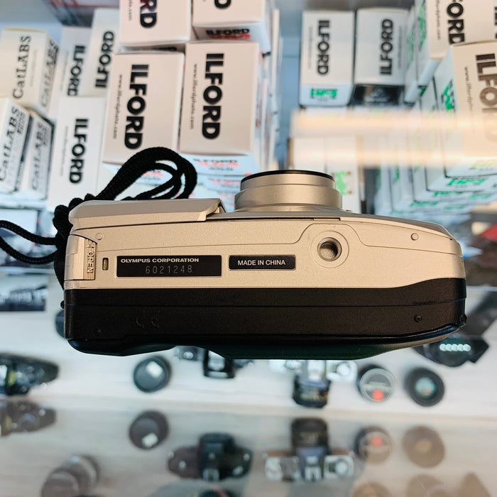 Olympus Infinity Zoom 80 AF 35mm Quartz Date Film Camera Serial No: 6021248