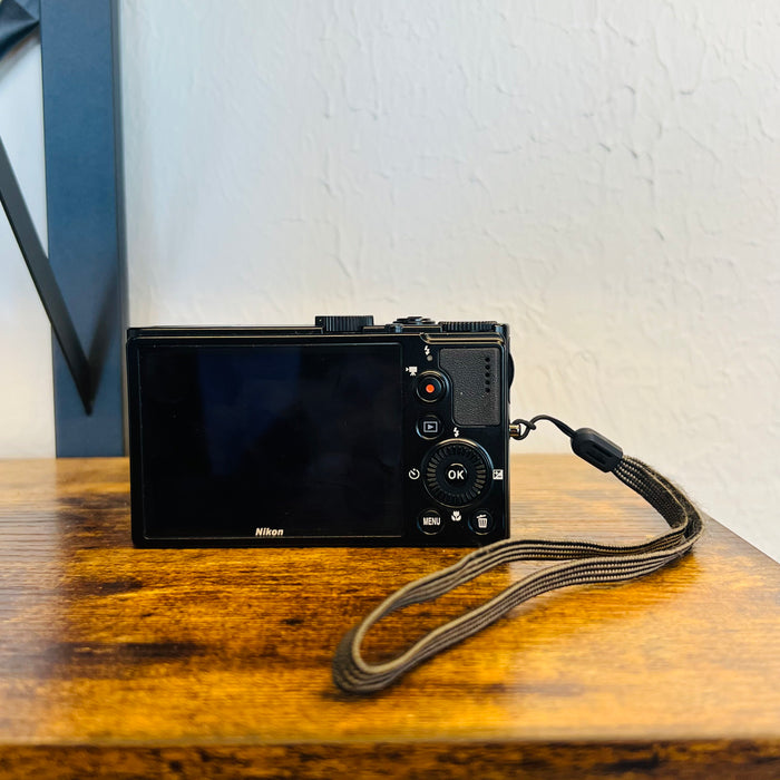 Nikon Coolpix P300