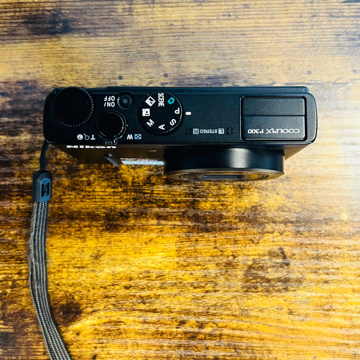 Nikon Coolpix P300