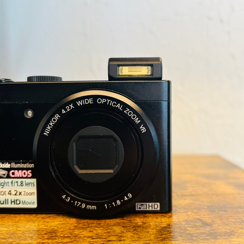 Nikon Coolpix P300