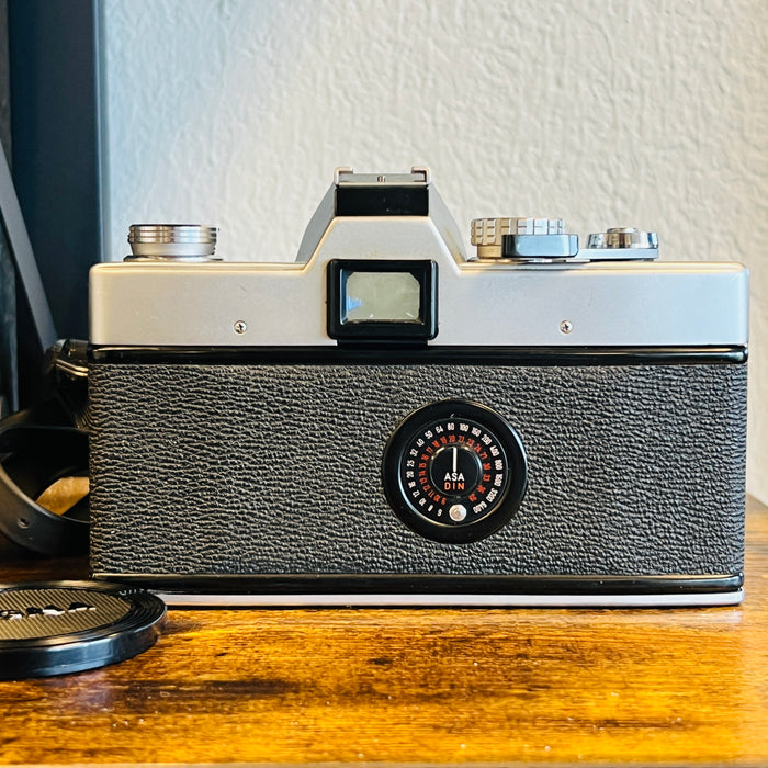 Minolta SRT101 with Auto Makinon 28mm 2.8