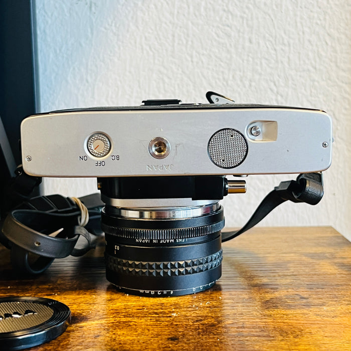 Minolta SRT101 with Auto Makinon 28mm 2.8