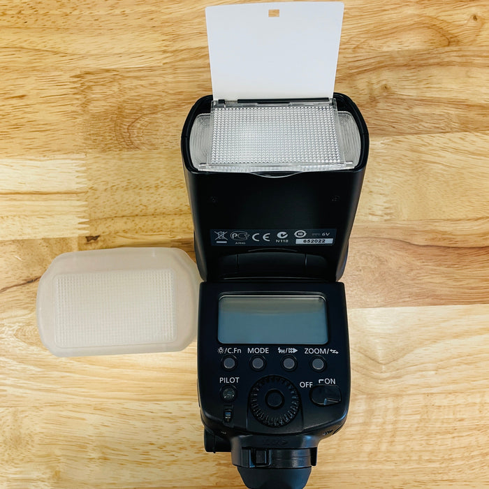 Canon Speedlite 580EX II Flash {Bounce, Swivel, Zoom}